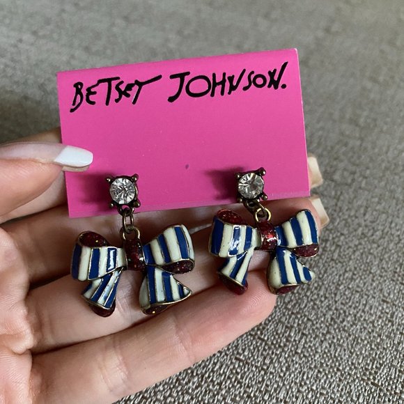 BNWT Betsey Johnson Nautical Sailor Bow Earrings - Picture 1 of 5